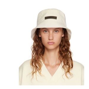 FEAR OF GOD ESSENTIALS Off-White Twill Bucket Hat